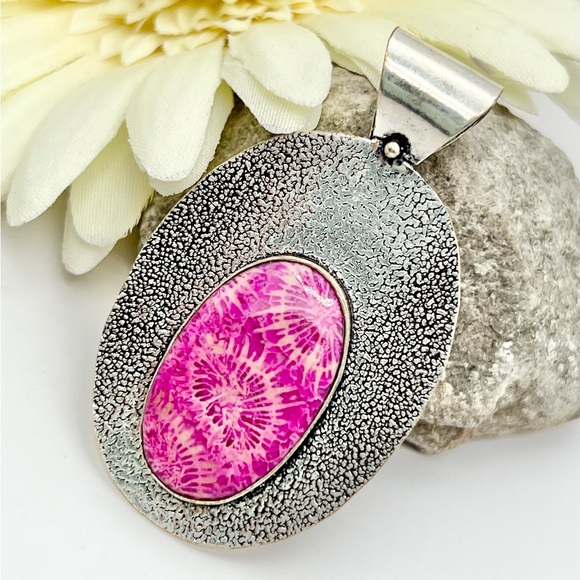 FOSSIL CORAL PENDANT - Picture 3 of 6